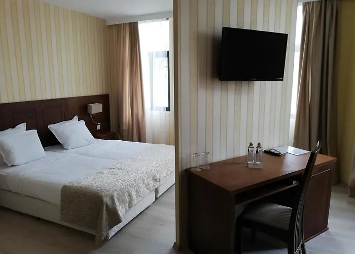 Hotel Plaza Hotel 3*